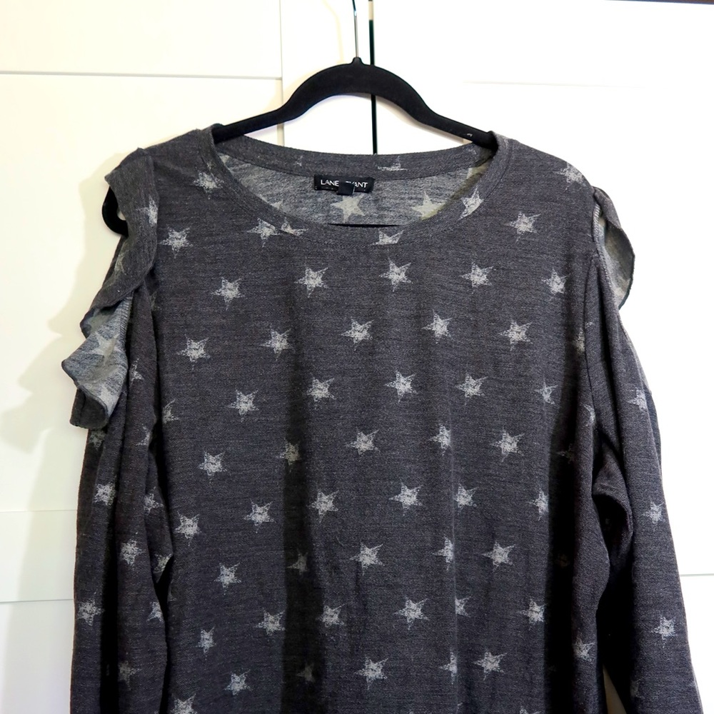 Cold shoulder Star sweater